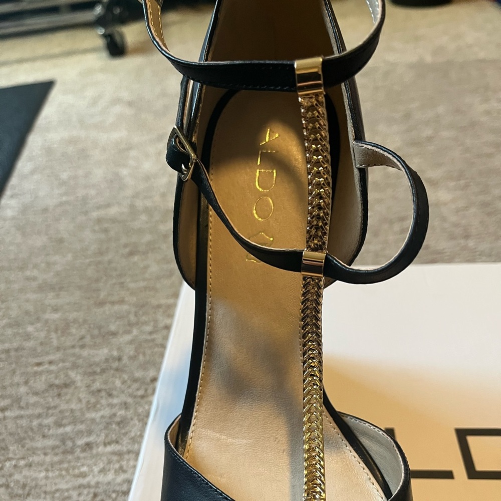 Aldo wedge Sandals